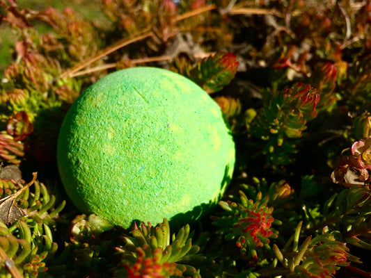 Eucalyptus, Spearmint, & Sage Bath Bomb