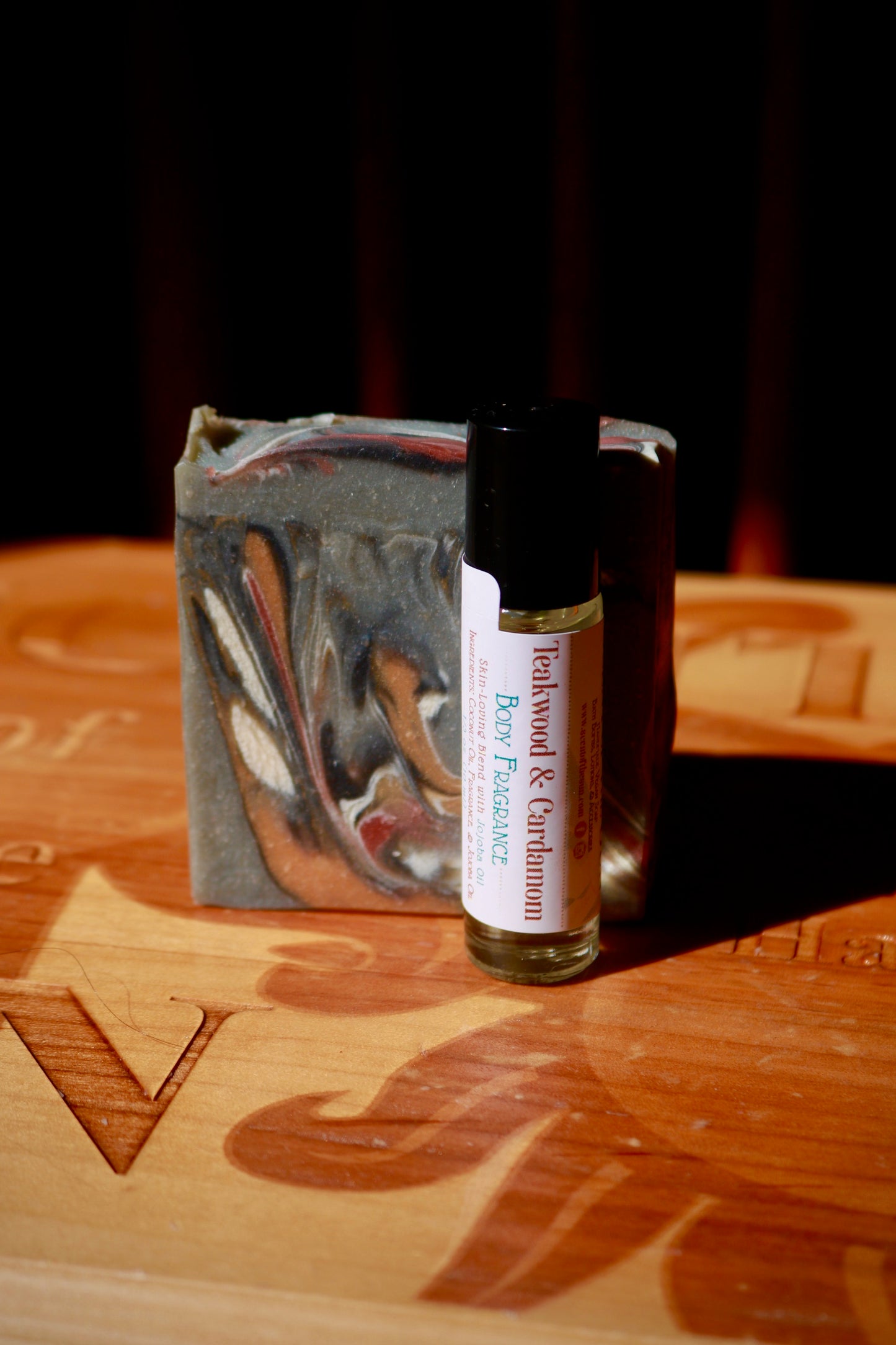 Teakwood & Cardamom Body Fragrance